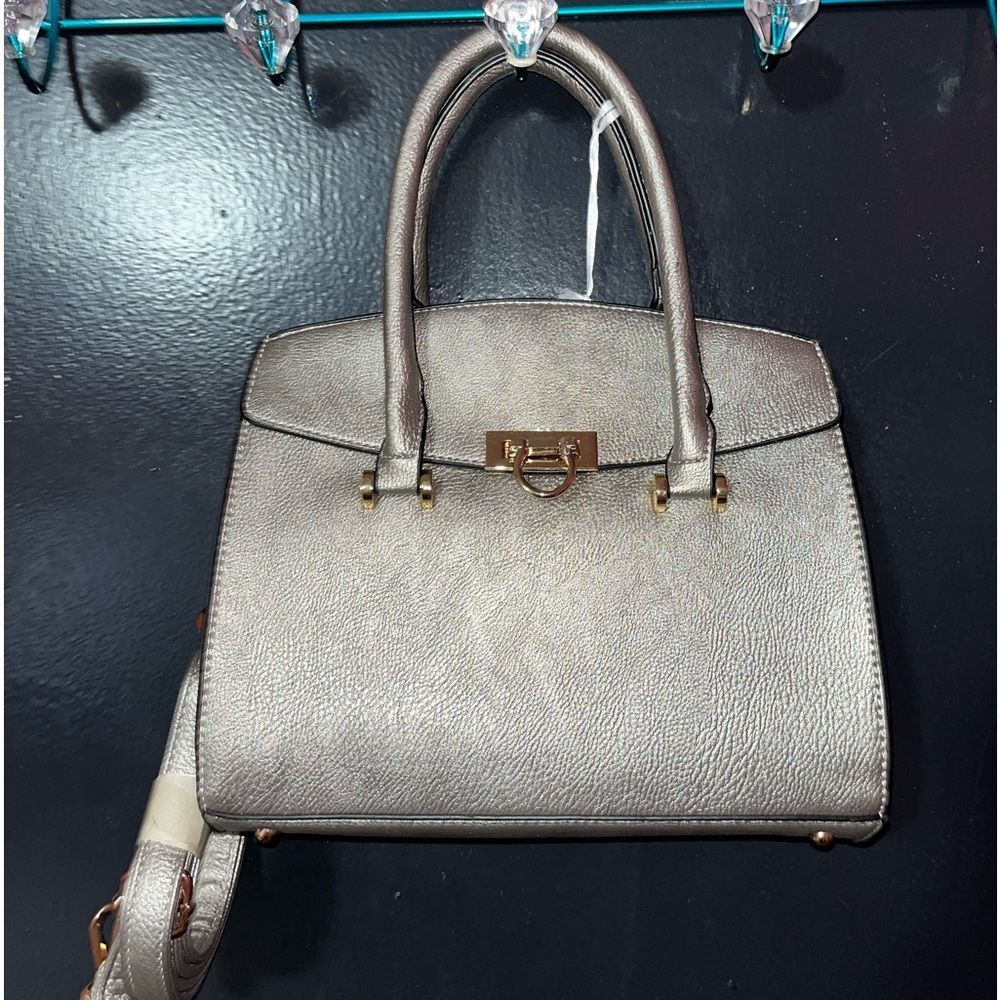 NWTT La Terre Silvery gold glam metallic crossbody purse. Vegan leather.